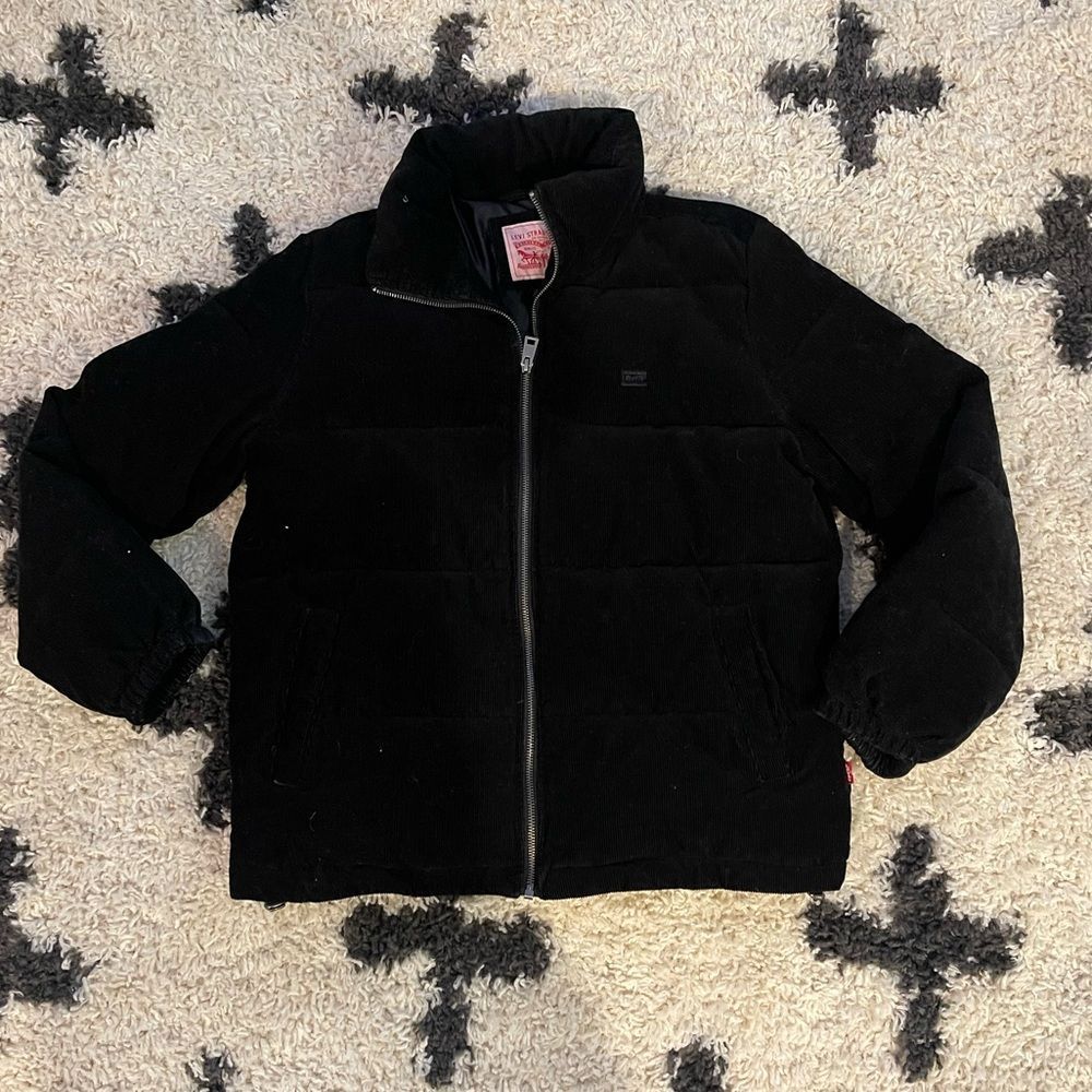 Levi’s Black Corduroy Puffer Jacket in Size Medium